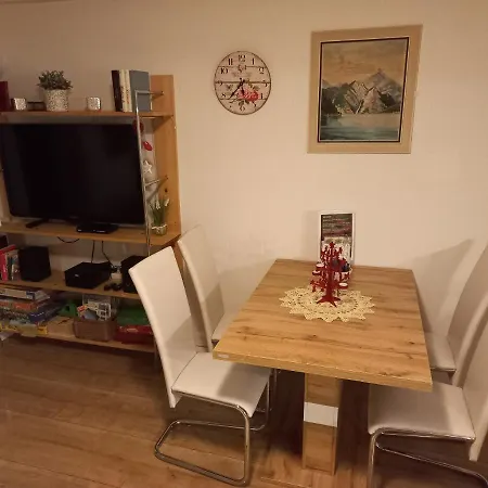 Almroeserl Edelweiss 고사우